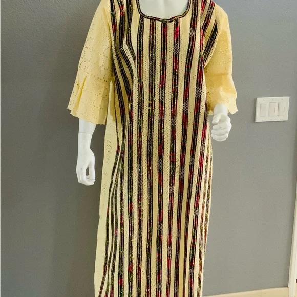 Elegantly designed Custom Made African Outfit. - Picture 7 of 14